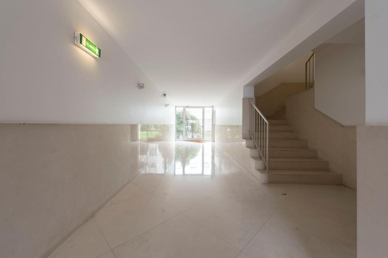 Lovelystay - Oporto Beach Apartment With 2 Free Parking Spots มาโตซีนโญส ภายนอก รูปภาพ