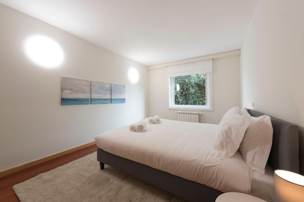 Lovelystay - Oporto Beach Apartment With 2 Free Parking Spots มาโตซีนโญส ภายนอก รูปภาพ