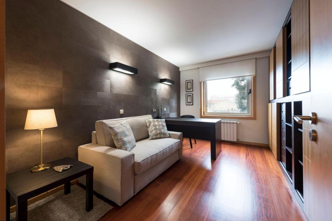 Lovelystay - Oporto Beach Apartment With 2 Free Parking Spots มาโตซีนโญส ภายนอก รูปภาพ