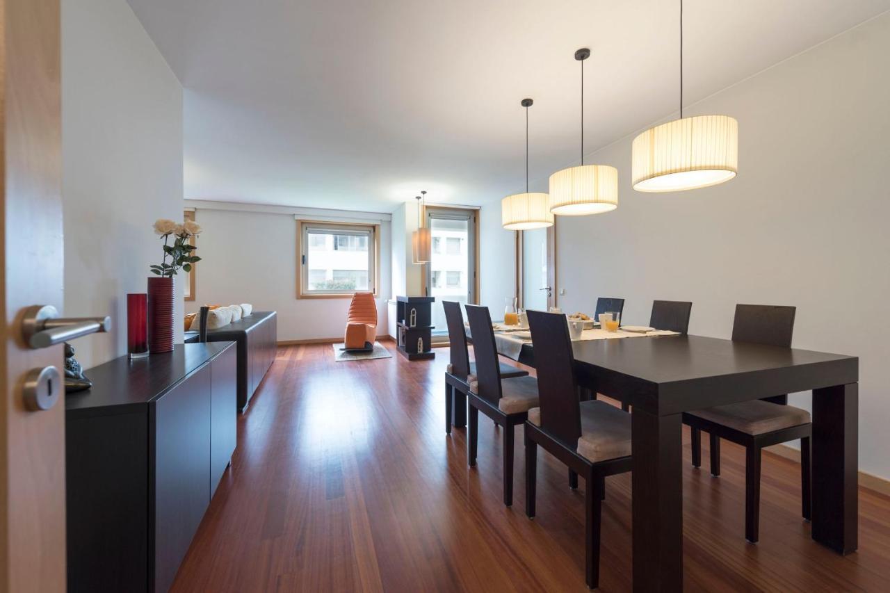 Lovelystay - Oporto Beach Apartment With 2 Free Parking Spots มาโตซีนโญส ภายนอก รูปภาพ