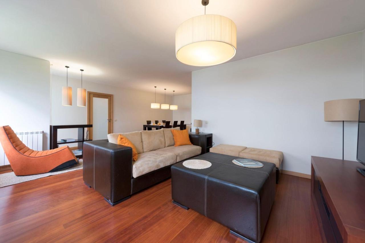 Lovelystay - Oporto Beach Apartment With 2 Free Parking Spots มาโตซีนโญส ภายนอก รูปภาพ