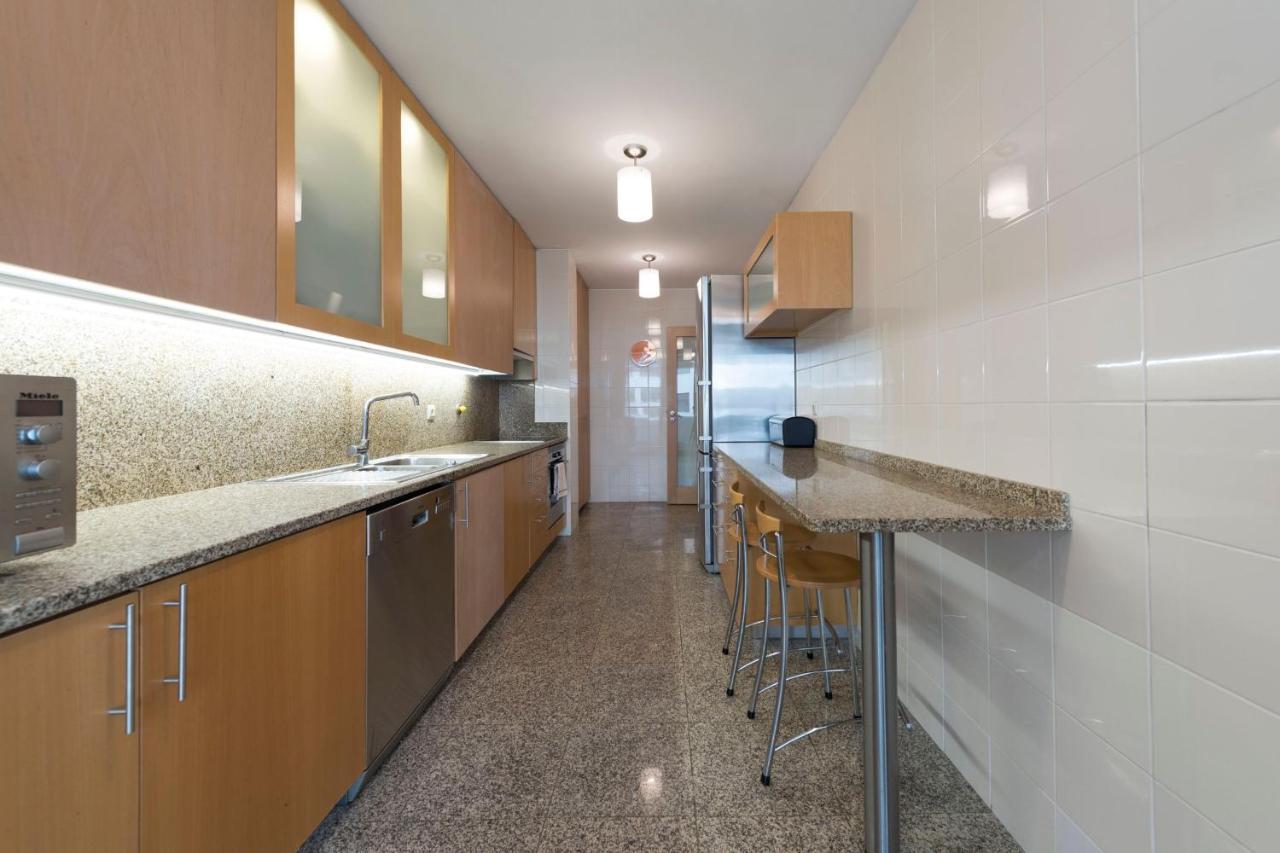 Lovelystay - Oporto Beach Apartment With 2 Free Parking Spots มาโตซีนโญส ภายนอก รูปภาพ